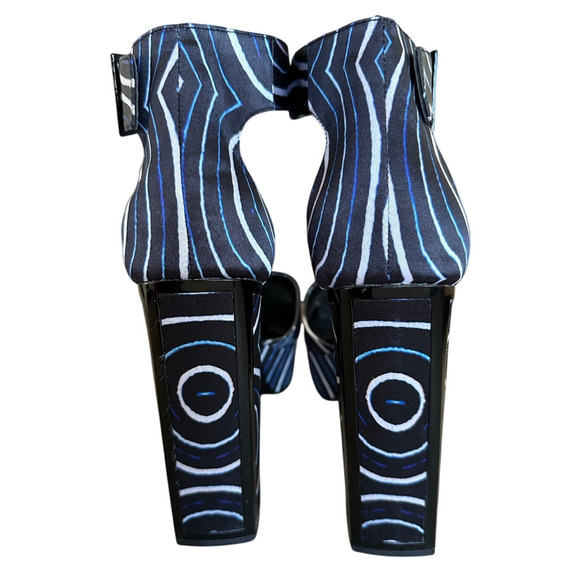 Kat Maconie Angel/Black Printed Satin Chunky High Heel Shoes like new size US 9 - Picture 5 of 16